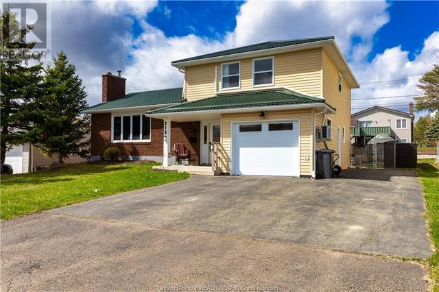 215 Gaspe, House detached with 3 bedrooms, 2 bathrooms and null parking in Dieppe NB | Image 1