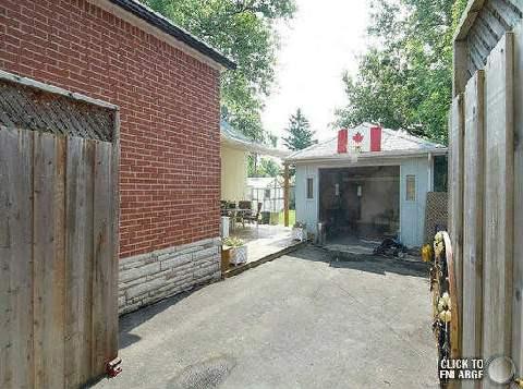 874 Atwater Ave, House detached with 3 bedrooms, 2 bathrooms and 4 parking in Mississauga ON | Image 16