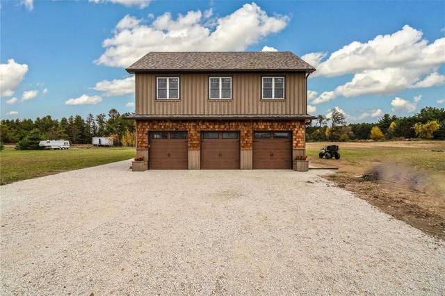 3965 Hogback Rd, House detached with 4 bedrooms, 3 bathrooms and 28 parking in Clearview ON | Image 28
