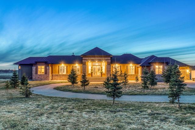 32090 Kodiak Springs Road, House detached with 4 bedrooms, 4 bathrooms and 8 parking in Rocky View County AB | Image 2