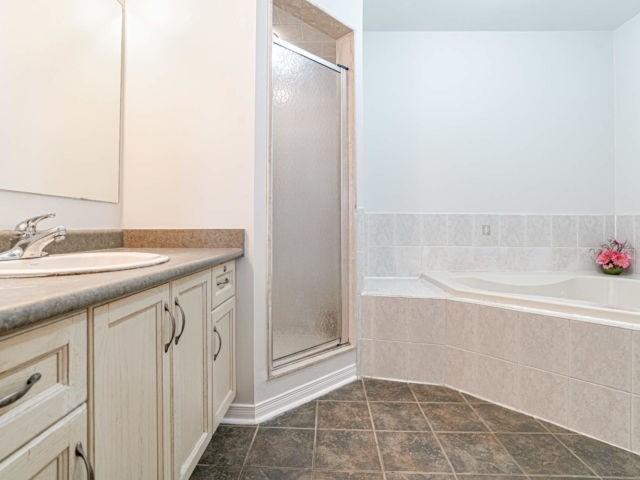29 Irene Cres, House attached with 3 bedrooms, 3 bathrooms and 2 parking in Brampton ON | Image 15