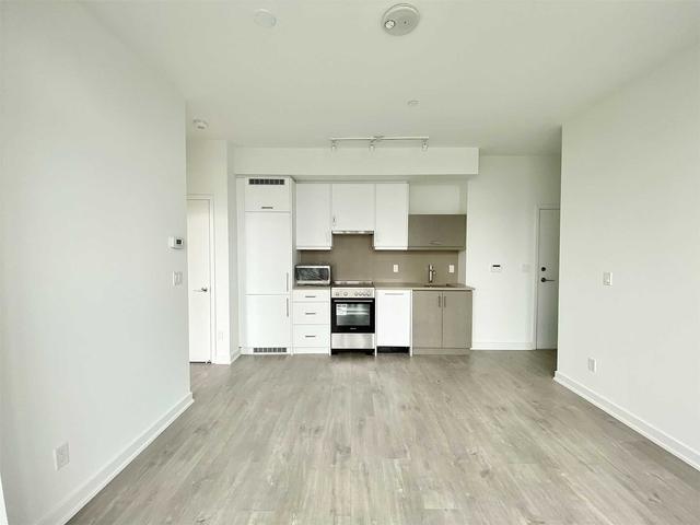 uph08 - 181 Huron St, Condo with 1 bedrooms, 1 bathrooms and 0 parking in Toronto ON | Image 2