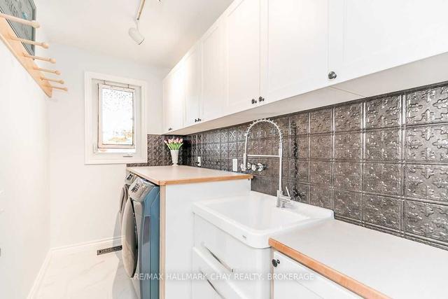 64 Woodcrest Rd, House detached with 2 bedrooms, 3 bathrooms and 8 parking in Barrie ON | Image 11