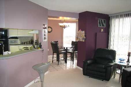 1201 - 1271 Walden Circ, Condo with 2 bedrooms, 2 bathrooms and 1 parking in Mississauga ON | Image 5