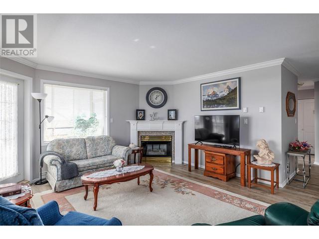 301 - 3858 Brown Road, Condo with 2 bedrooms, 2 bathrooms and 1 parking in West Kelowna BC | Image 3