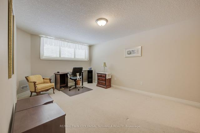 32 - 260 Deer Ridge Dr, Townhouse with 2 bedrooms, 3 bathrooms and 6 parking in Kitchener ON | Image 26