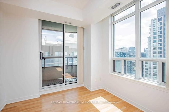 1815 - 8 Hillcrest Ave, Condo with 2 bedrooms, 2 bathrooms and 1 parking in Toronto ON | Image 2
