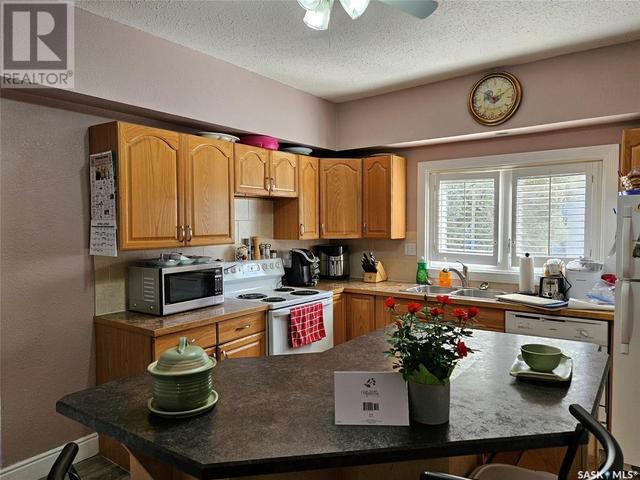 428 Fairford Street E, House detached with 3 bedrooms, 2 bathrooms and null parking in Moose Jaw SK | Image 5