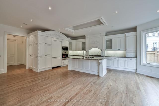 16 Fifeshire Rd, House detached with 4 bedrooms, 8 bathrooms and 10 parking in Toronto ON | Image 2