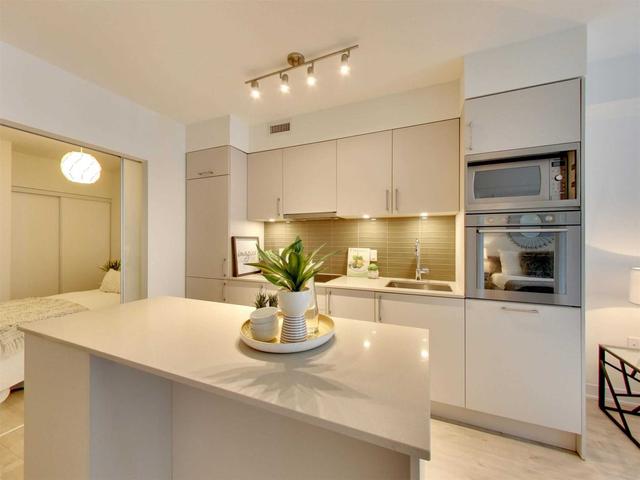 1112w - 27 Bathurst St, Condo with 2 bedrooms, 2 bathrooms and 0 parking in Toronto ON | Image 39