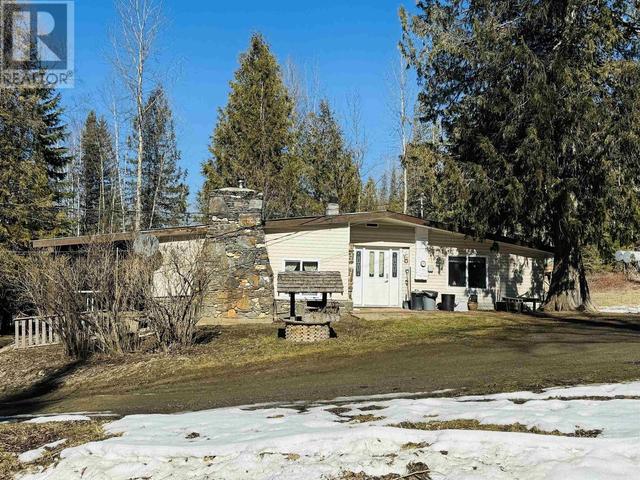 6096 Cedar Creek Road, House detached with 2 bedrooms, 1 bathrooms and null parking in Cariboo F BC | Image 2