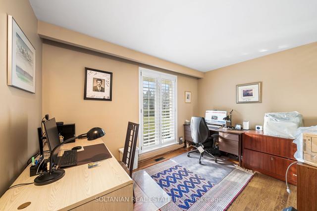 9 Sandfield Rd, House detached with 3 bedrooms, 4 bathrooms and 12 parking in Toronto ON | Image 14