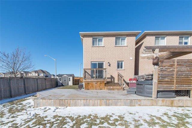 81 Scottsdale Dr, House attached with 3 bedrooms, 2 bathrooms and 2 parking in Clarington ON | Image 17