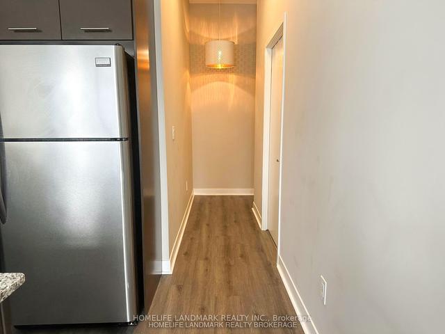 607 - 360 Square One Dr, Condo with 1 bedrooms, 2 bathrooms and 1 parking in Mississauga ON | Image 2