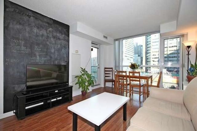 405 - 96 St Patrick St, Condo with 1 bedrooms, 1 bathrooms and 1 parking in Toronto ON | Image 2