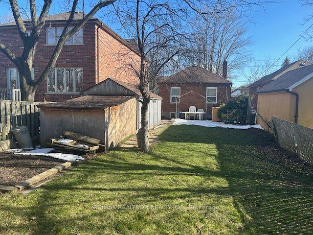 476 Glen Park Ave, House detached with 2 bedrooms, 2 bathrooms and 5 parking in Toronto ON | Image 6