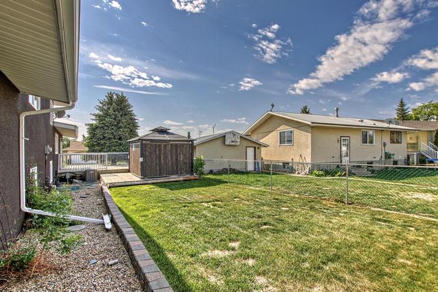 5716 51 Avenue, House detached with 3 bedrooms, 2 bathrooms and 4 parking in Ponoka AB | Image 40