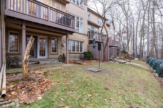 10 - 2303 Hill Ridge Court, House attached with 3 bedrooms, 2 bathrooms and 4 parking in Oakville ON | Image 32
