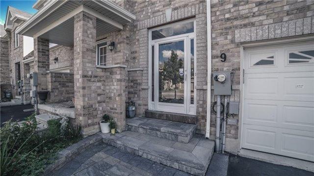 9 Rivitt Pl, House attached with 3 bedrooms, 3 bathrooms and 3 parking in Toronto ON | Image 2
