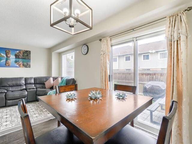 64 Brisbane Crt, Townhouse with 3 bedrooms, 3 bathrooms and 2 parking in Brampton ON | Image 2