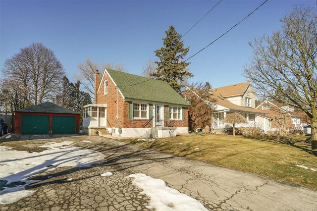 32 Devondale Ave, House detached with 3 bedrooms, 2 bathrooms and 8 parking in Toronto ON | Image 1