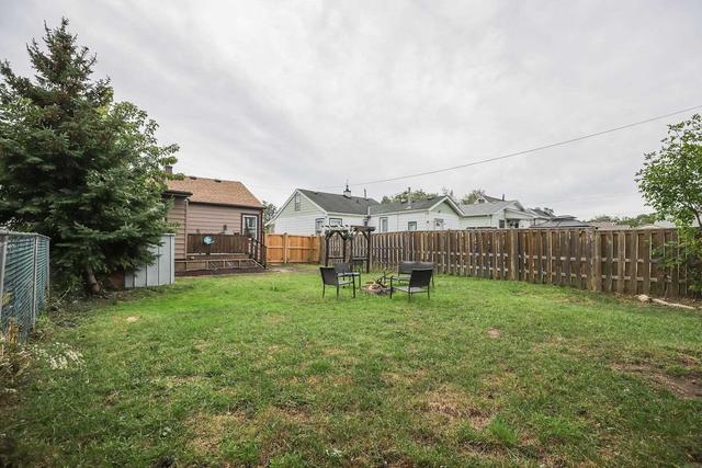 17 Homewood Ave, House detached with 2 bedrooms, 1 bathrooms and 3 parking in St. Catharines ON | Image 18