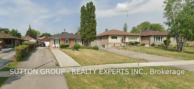 92 Silverstone Dr, House detached with 3 bedrooms, 2 bathrooms and 9 parking in Toronto ON | Image 1