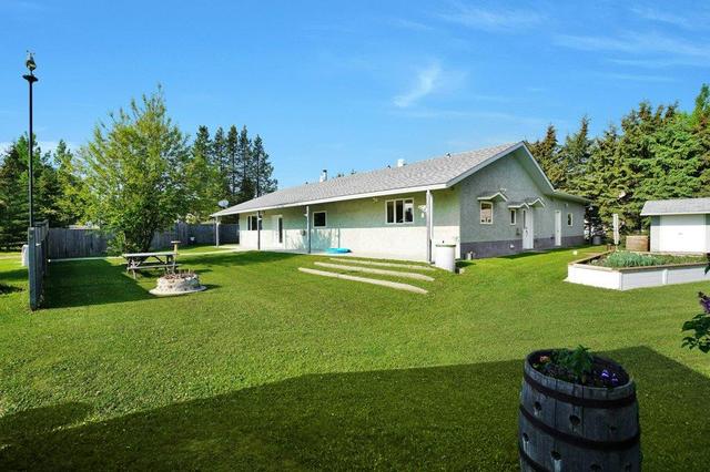5 51 Avenue, House detached with 2 bedrooms, 2 bathrooms and 4 parking in Ponoka County AB | Image 39