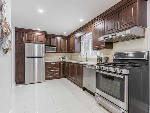 79 Carondale Cres, House attached with 4 bedrooms, 3 bathrooms and 3 parking in Toronto ON | Image 3