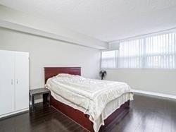 206 - 8 Lisa St, Condo with 2 bedrooms, 2 bathrooms and 2 parking in Brampton ON | Image 6