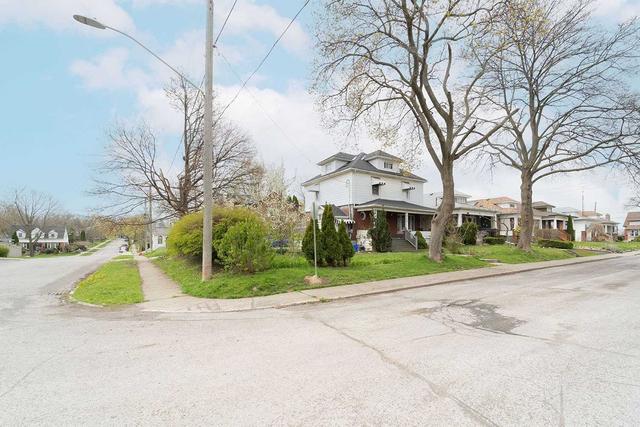 5170 Willmott St, House detached with 4 bedrooms, 2 bathrooms and 7.5 parking in Niagara Falls ON | Image 7