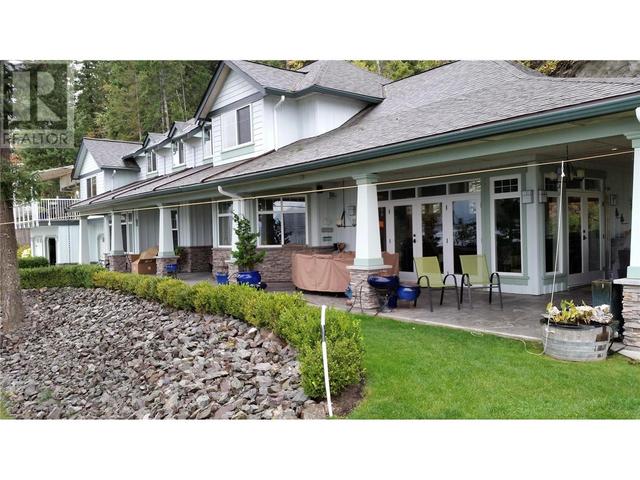 2522 Eagle Bay Road, House detached with 5 bedrooms, 3 bathrooms and 8 parking in Columbia Shuswap C BC | Image 6