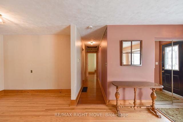 13 Eleanor Rd, House detached with 4 bedrooms, 2 bathrooms and 2 parking in Orillia ON | Image 2