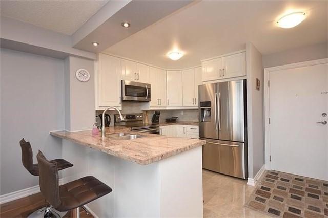 1003 - 75 King St E, Condo with 2 bedrooms, 2 bathrooms and 1 parking in Mississauga ON | Image 9