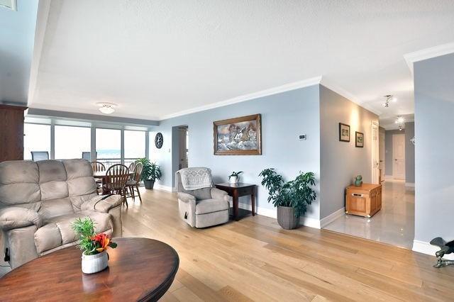 1605 - 500 Green Rd, Condo with 3 bedrooms, 2 bathrooms and 1 parking in Hamilton ON | Image 8