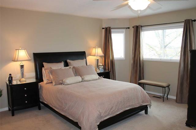 84 Booth Cres, House detached with 3 bedrooms, 2 bathrooms and 4 parking in Ajax ON | Image 11