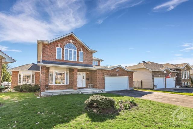 712 Mud Creek Crescent, House detached with 4 bedrooms, 4 bathrooms and 6 parking in Ottawa ON | Image 2