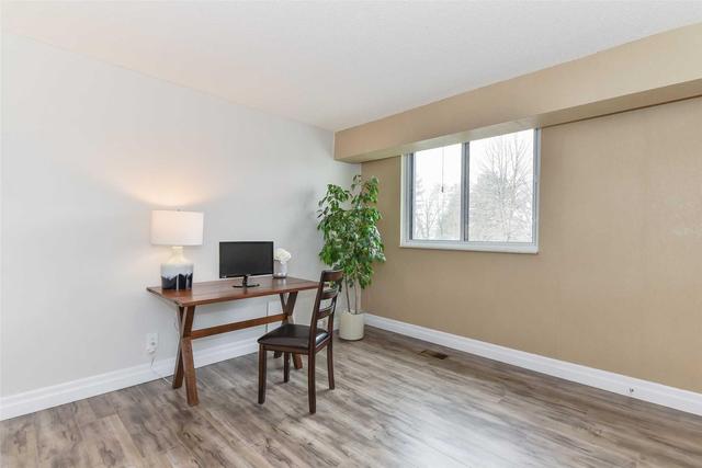 205 - 250 Glenridge Dr, Condo with 3 bedrooms, 1 bathrooms and 1 parking in Waterloo ON | Image 10