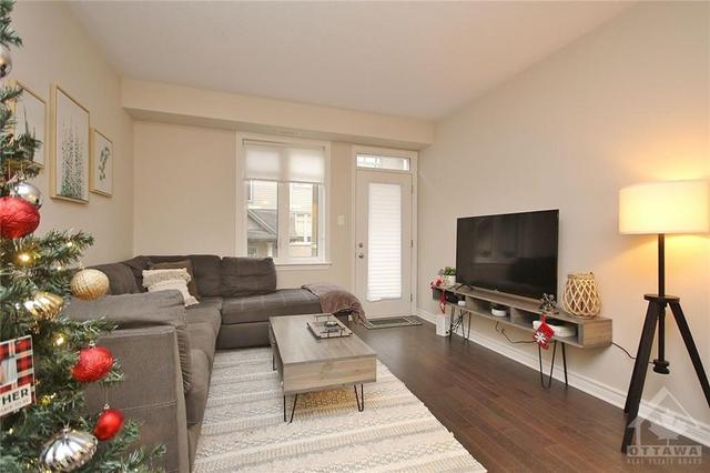 d - 1013 Beryl Private, House attached with 2 bedrooms, 2 bathrooms and 2 parking in Ottawa ON | Image 4