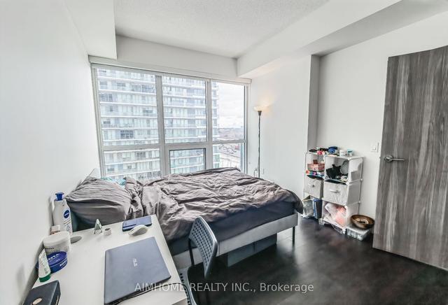 802 - 95 Mcmahon Dr, Condo with 2 bedrooms, 2 bathrooms and 1 parking in Toronto ON | Image 2
