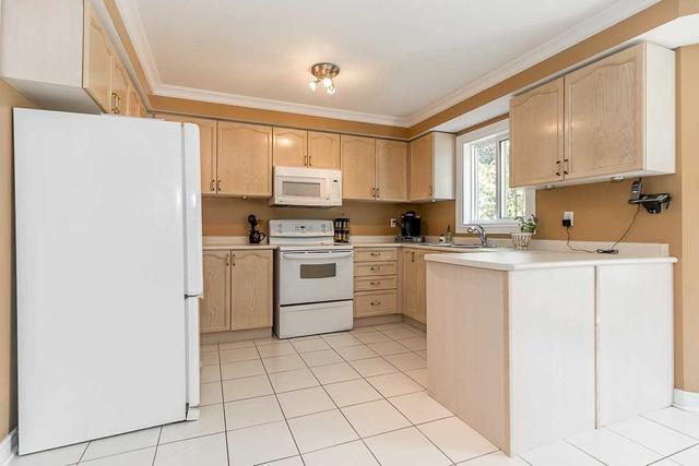83 Bishop Dr, House detached with 4 bedrooms, 3 bathrooms and 6 parking in Barrie ON | Image 9