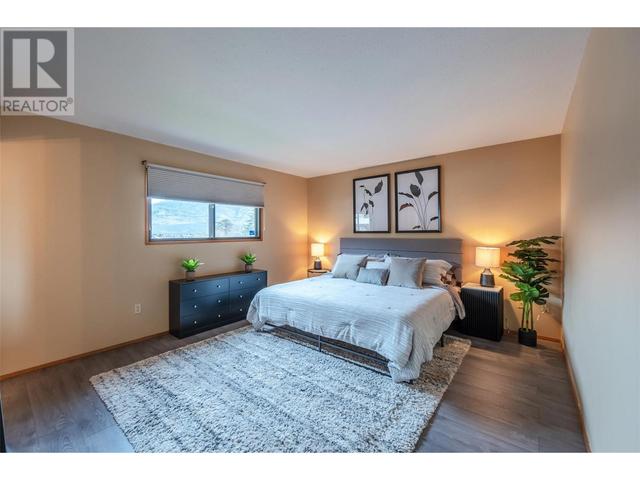 820 Bartlett Avenue, House detached with 4 bedrooms, 2 bathrooms and 4 parking in Oliver BC | Image 33