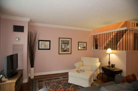 114 - 100 Quebec Ave, Condo with 2 bedrooms, 1 bathrooms and 2 parking in Toronto ON | Image 5