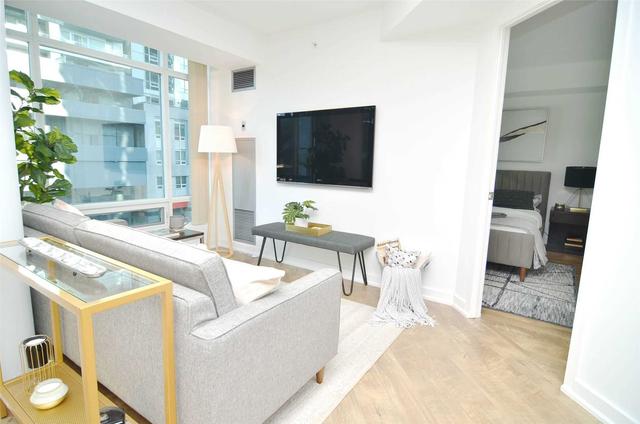 311 - 373 Front St W, Condo with 2 bedrooms, 2 bathrooms and 1 parking in Toronto ON | Image 2