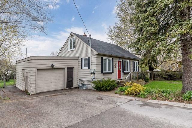 186 Duckworth St, House detached with 2 bedrooms, 2 bathrooms and 5 parking in Barrie ON | Image 12