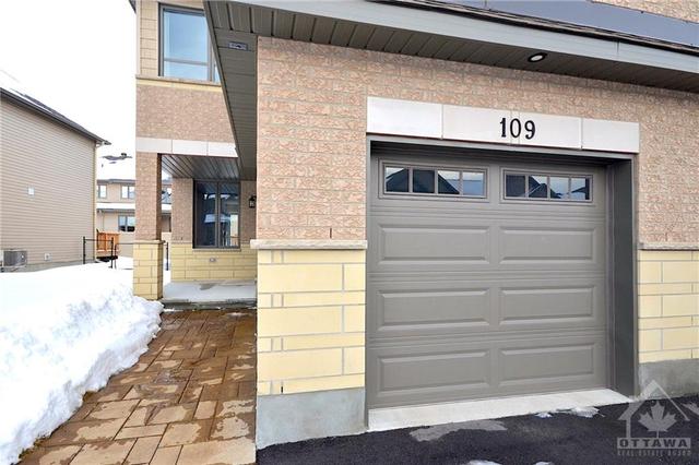 109 Porter Street, Townhouse with 3 bedrooms, 3 bathrooms and 3 parking in Ottawa ON | Image 3
