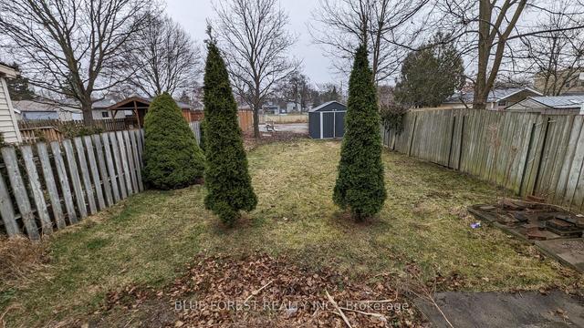 26 Glenwood Ave, House detached with 2 bedrooms, 1 bathrooms and 2 parking in London ON | Image 6