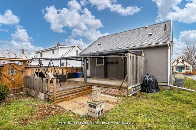 22 Parker St, House detached with 3 bedrooms, 1 bathrooms and 4 parking in Belleville ON | Image 5