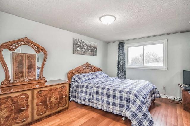 157 Hupfield Tr, House detached with 4 bedrooms, 4 bathrooms and 6 parking in Toronto ON | Image 16