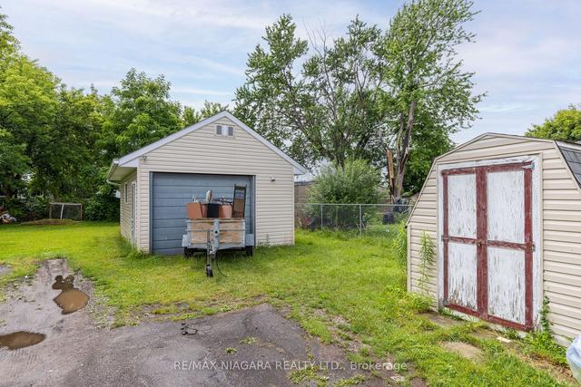 18 Edith St, House detached with 3 bedrooms, 1 bathrooms and 2.5 parking in St. Catharines ON | Image 12